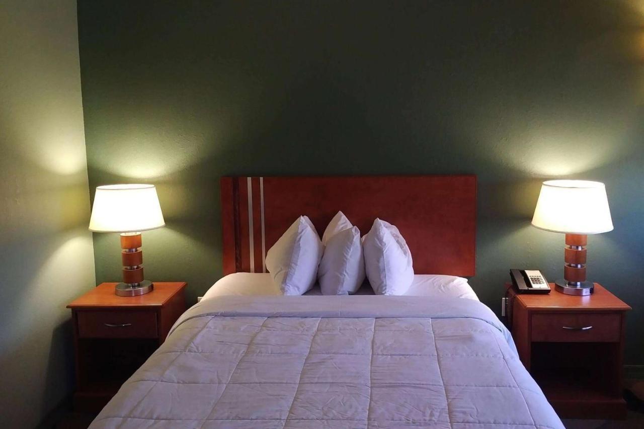 Marble Waters Hotel & Suites, Trademark By Wyndham (Adults Only) Jacksonville Buitenkant foto