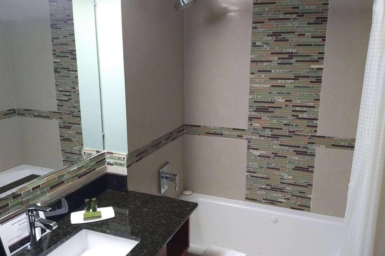 Marble Waters Hotel & Suites, Trademark By Wyndham (Adults Only) Jacksonville Buitenkant foto